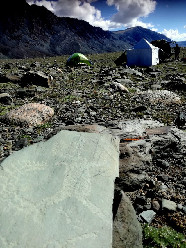 petroglyfen in Shiveet Khairkah